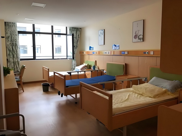 易烊千玺演唱会300万人抢7000张票专家：涉及抢票机制问题｜宅男财经